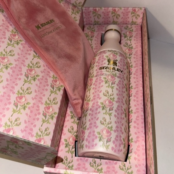 Stanley & LoveShackFancy Slim Bottle - Picture 3 of 5